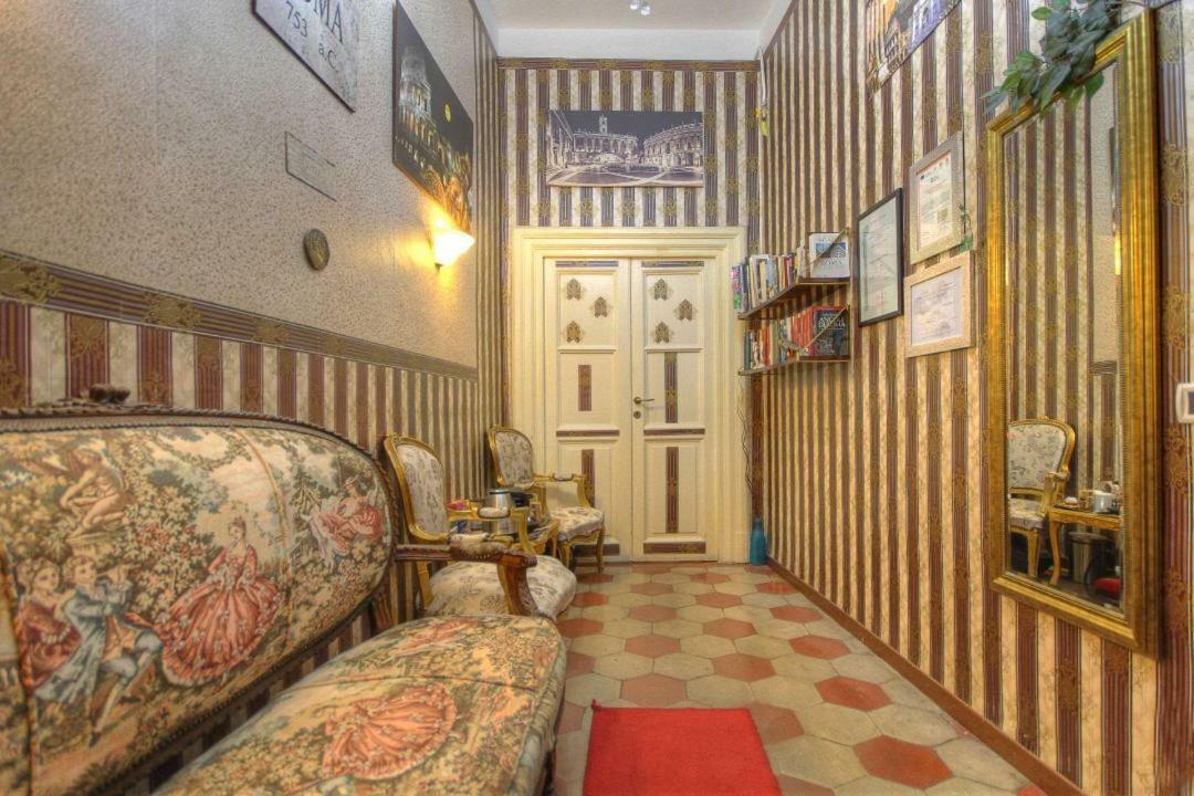 Bed and Breakfast Art Domus Reale Рим Экстерьер фото